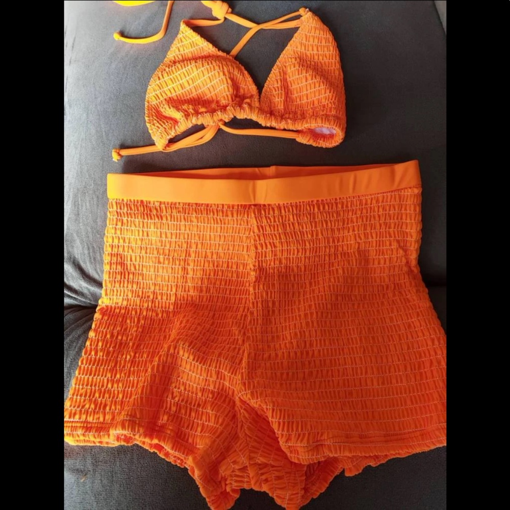 Short bikini